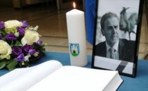 Zagreb: U toku istraga okolnosti smrti Milana Bandića